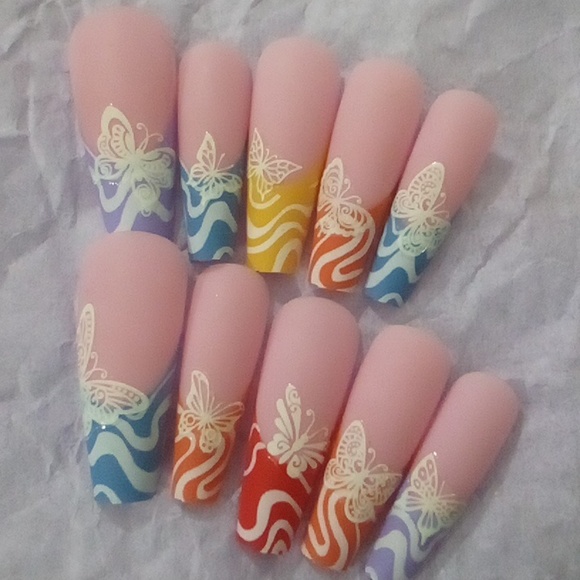 Spring butterfly 🦋 press on nails - Picture 1 of 2